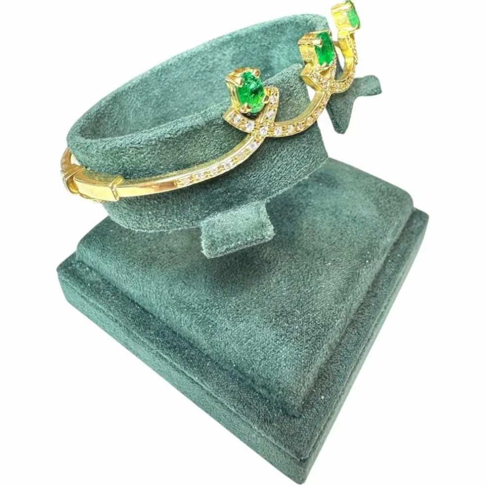 Bracelet or jaune émeraudes diamants