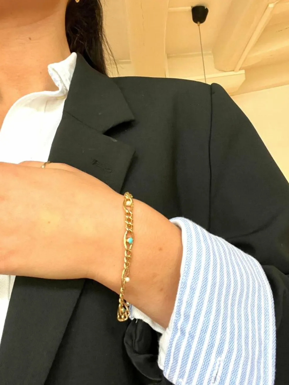 Bracelet or jaune perles turquoises