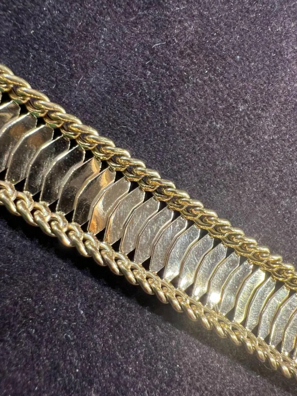 Bracelet or jaune époque 1950