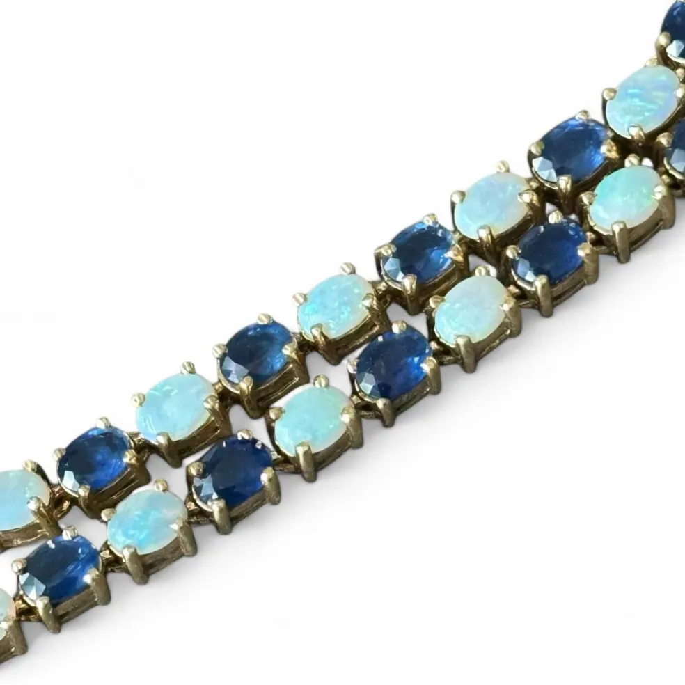 Bracelet or jaune, saphirs et opales