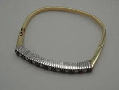 Bracelet or jaune, saphirs rouge et diamants