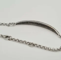 Bracelet ou serti de zircons blancs