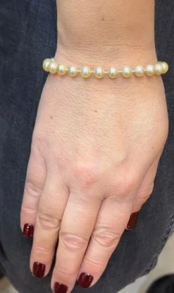 Bracelet perles de cultures blanches fermoir or