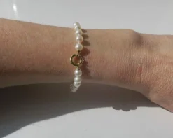 Bracelet perles, fermoir anneau marin