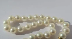 Bracelet perles, fermoir anneau marin