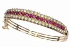 Bracelet, perles naturelles et rubis