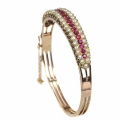 Bracelet, perles naturelles et rubis