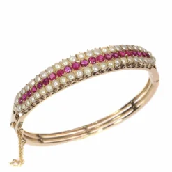 Bracelet, perles naturelles et rubis