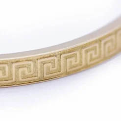 Bracelet rigide en or de style grec.