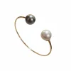 Bracelet rigide or jaune et perles
