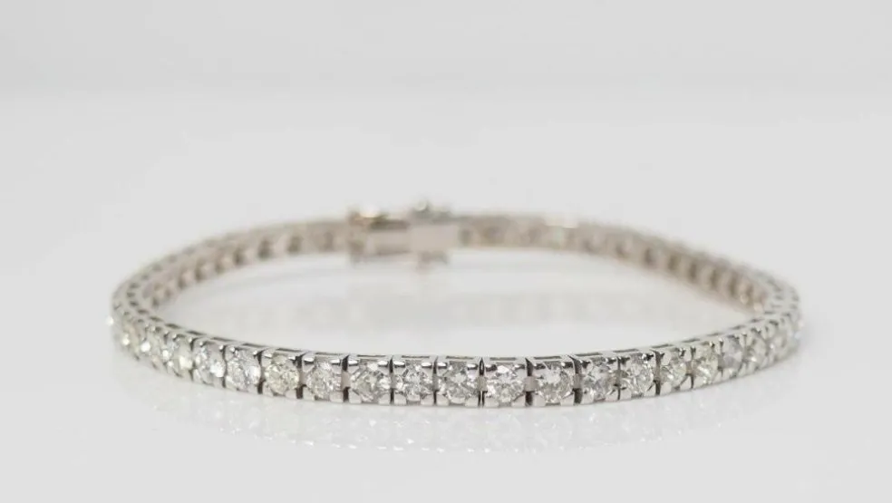 Bracelet rivière en or blanc et diamants 6cts