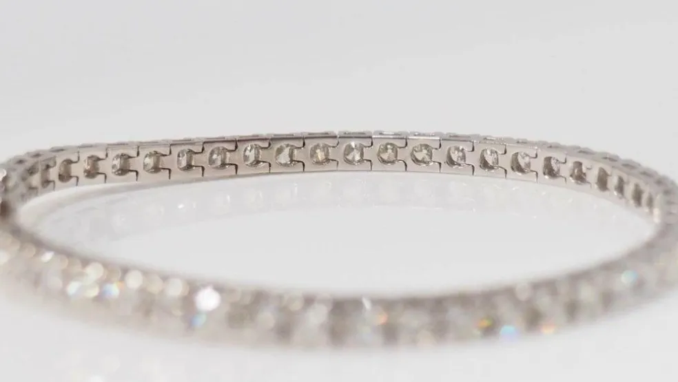 Bracelet rivière en or blanc et diamants 6cts