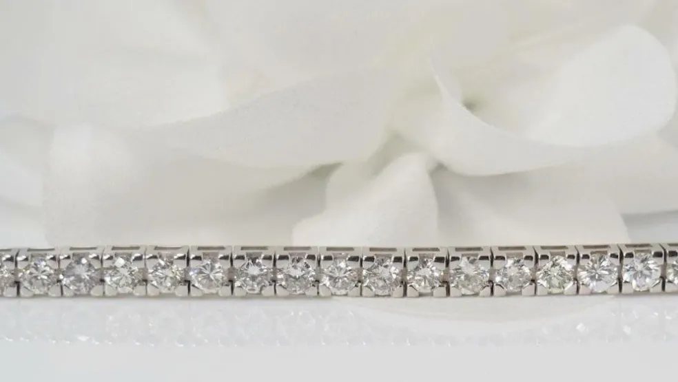 Bracelet rivière en or blanc et diamants 6cts