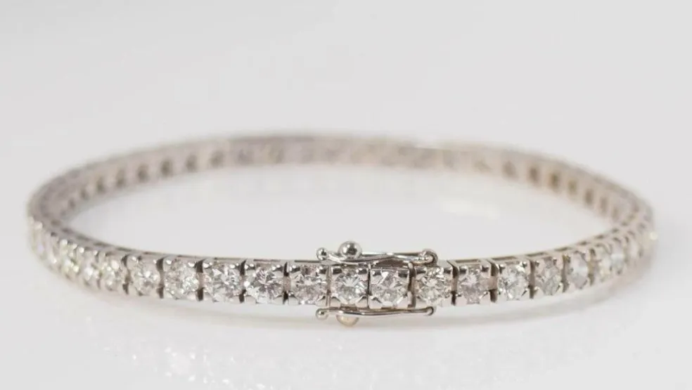Bracelet rivière en or blanc et diamants 6cts