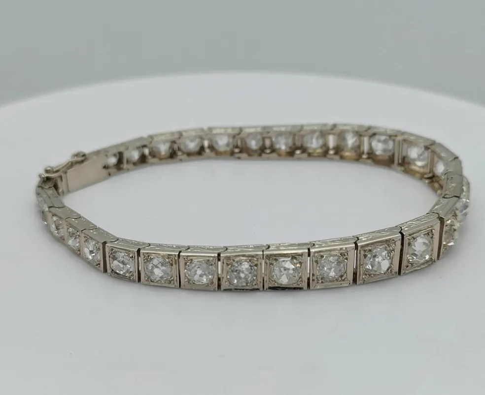 Bracelet rivière fin XIXème orné de diamants