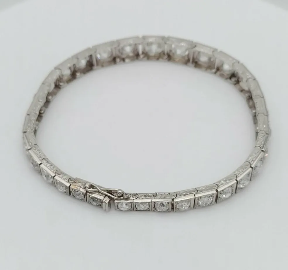 Bracelet rivière fin XIXème orné de diamants
