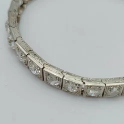Bracelet rivière fin XIXème orné de diamants