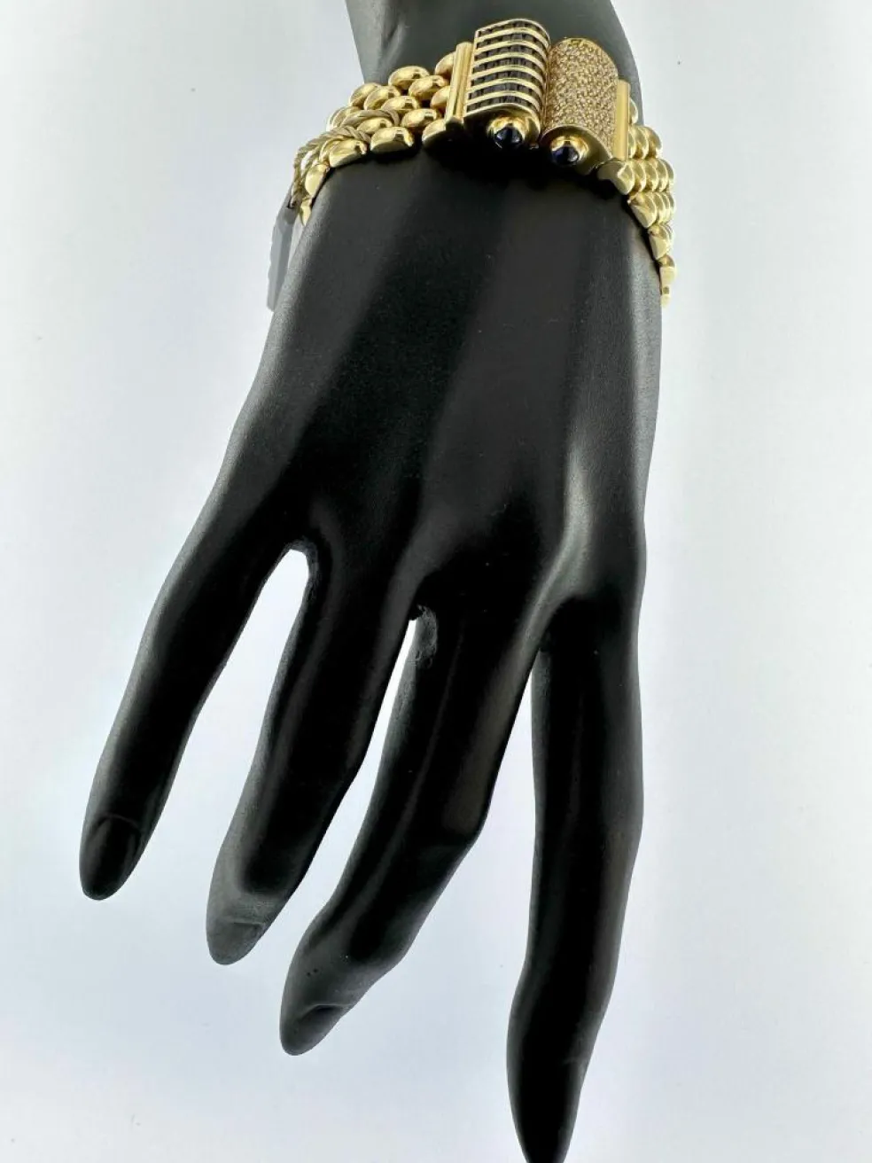 Bracelet Rétro en or jaune avec diamants et saphirs