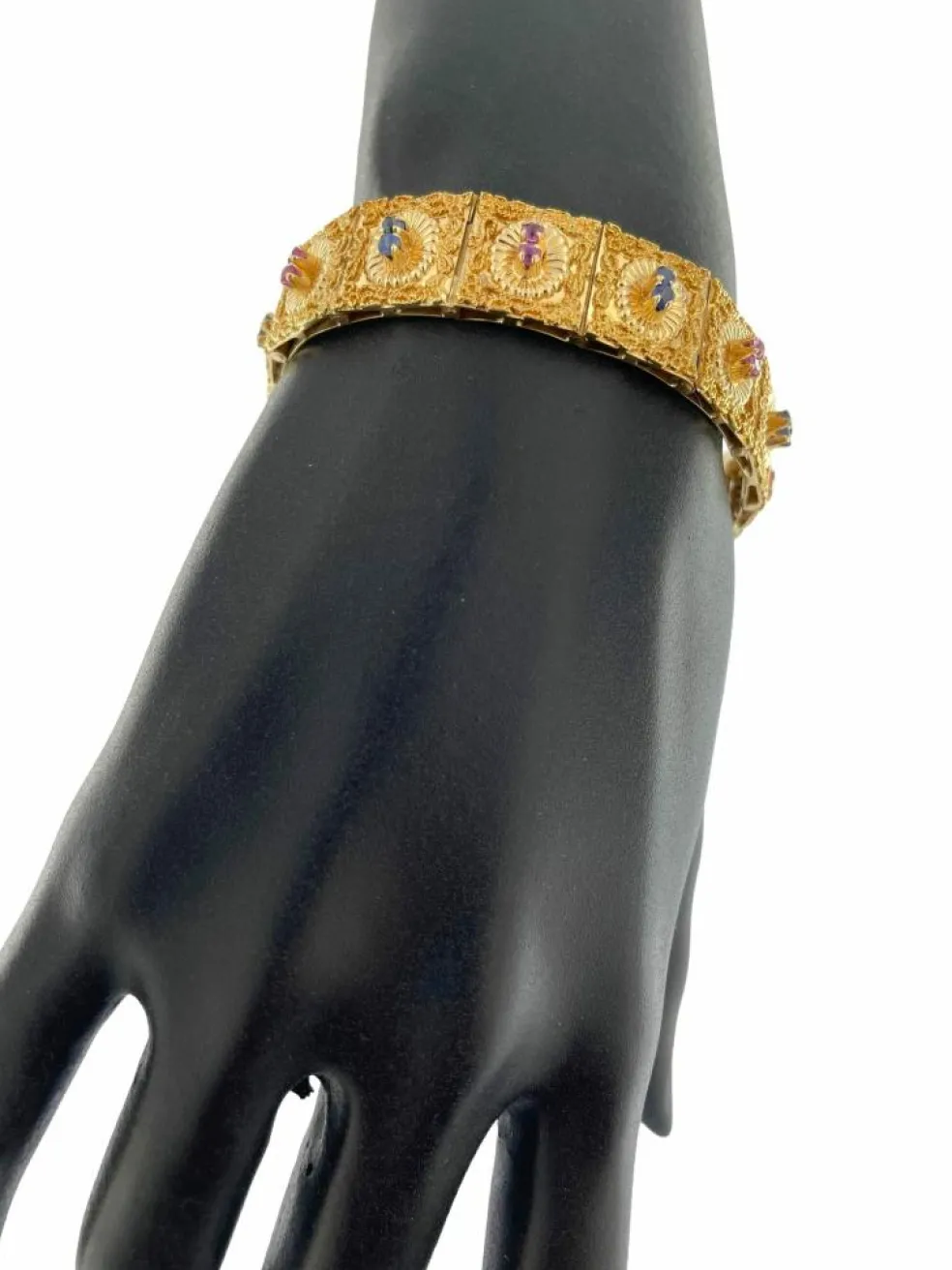 Bracelet rétro Brevetto en or jaune, rubis et saphirs