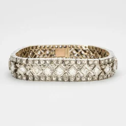 Bracelet ruban en or blanc pavé de diamants
