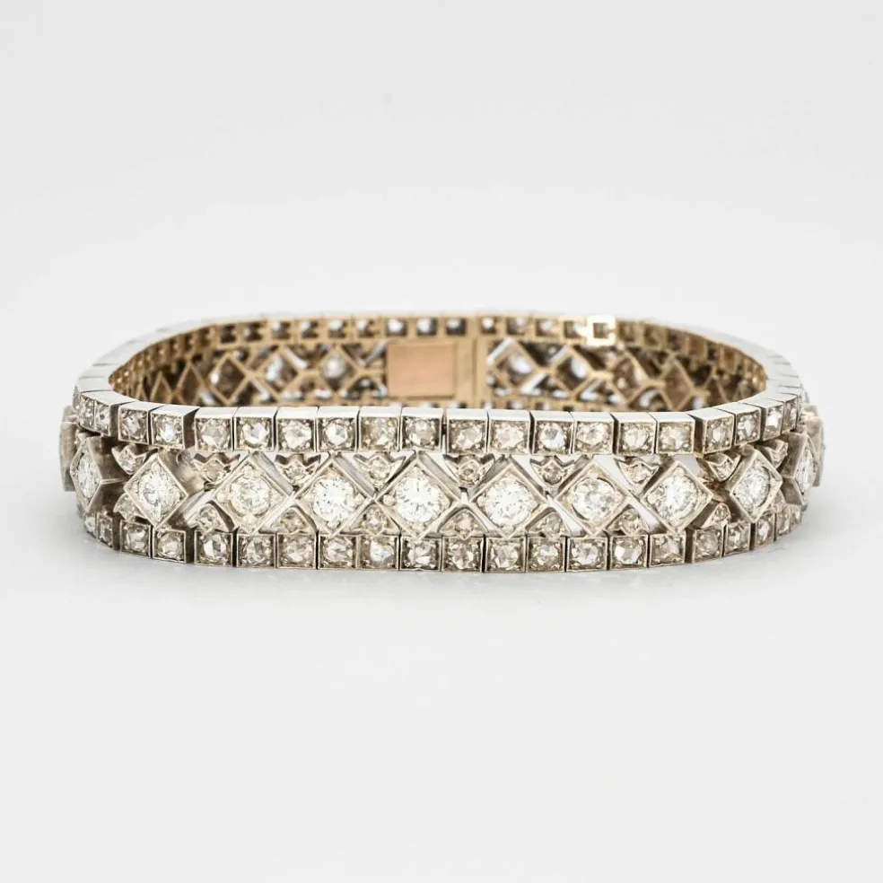Bracelet ruban en or blanc pavé de diamants