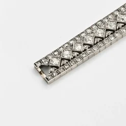 Bracelet ruban en or blanc pavé de diamants