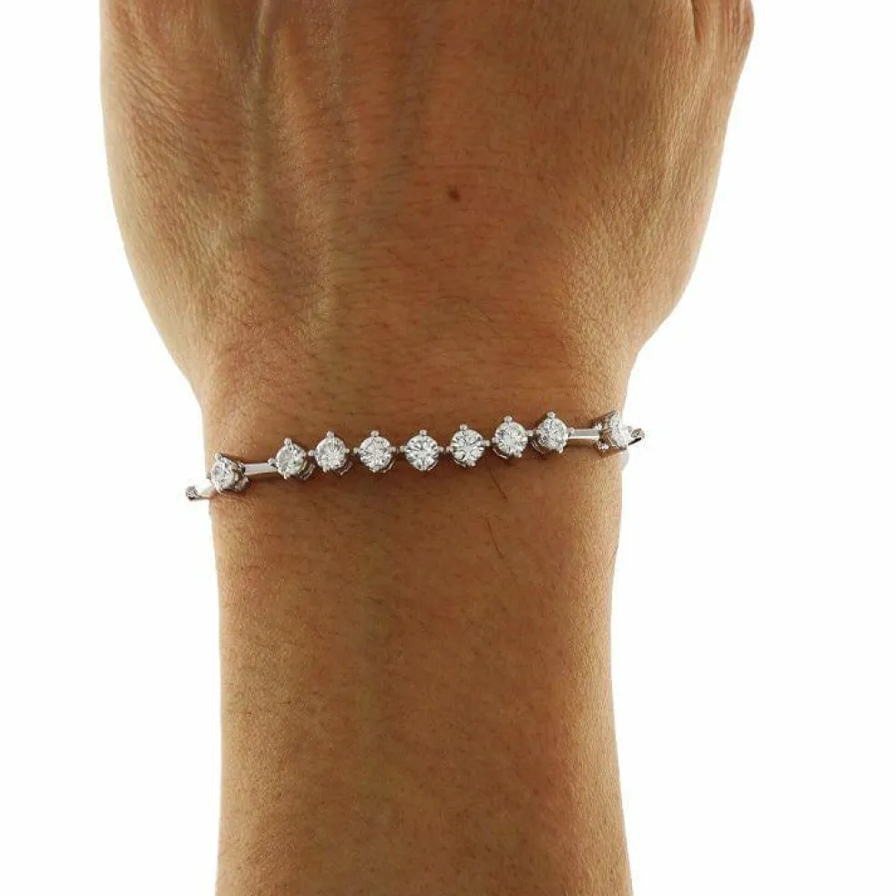 Bracelet semi-rigide en or blanc avec diamants
