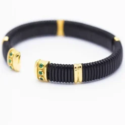 Bracelet semi-rigide en or et émeraudes