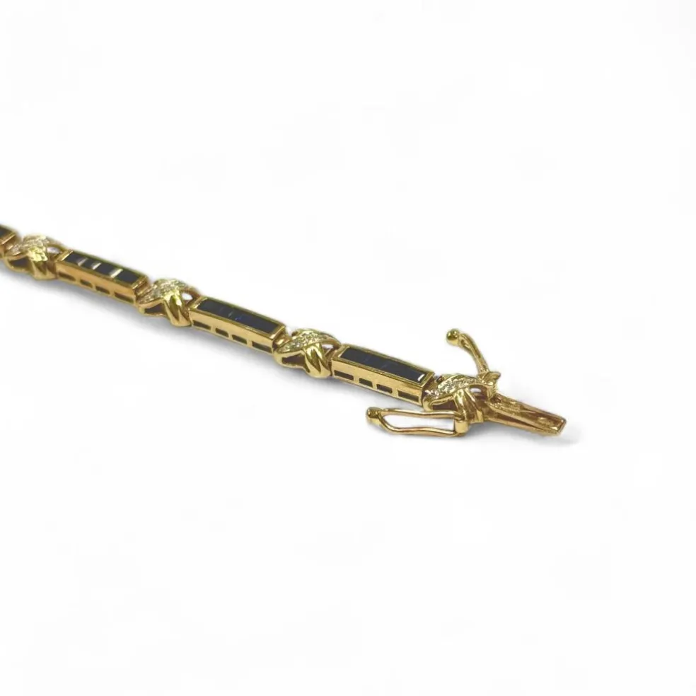 Bracelet souple or jaune, saphirs et croisillons