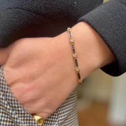 Bracelet souple or jaune, saphirs et croisillons