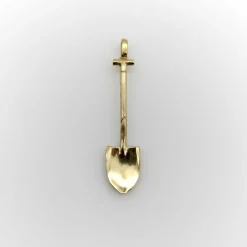 Breloque ou pendentif en forme de pelle en or jaune