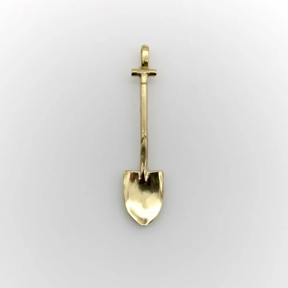 Breloque ou pendentif en forme de pelle en or jaune