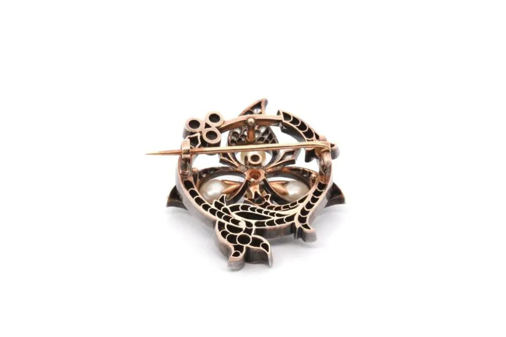 Broche 1900 or jaune et blanc perles fines, saphir et diamants