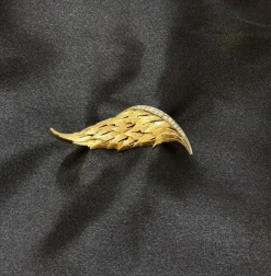 Broche aile or jaune et diamants