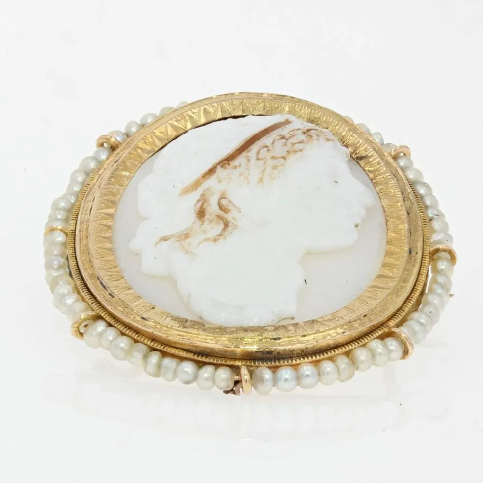 Broche ancienne Camée entourée de perles fines
