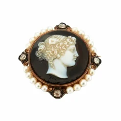 Broche Ancienne camée porte souvenir en or jaune et perles