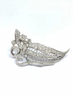 Broche ancienne en or blanc et diamants