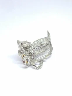 Broche ancienne en or blanc et diamants