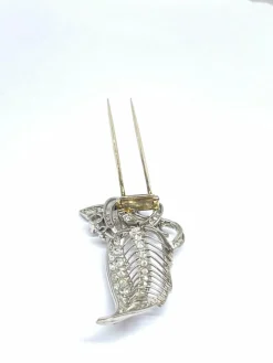 Broche ancienne en or blanc et diamants