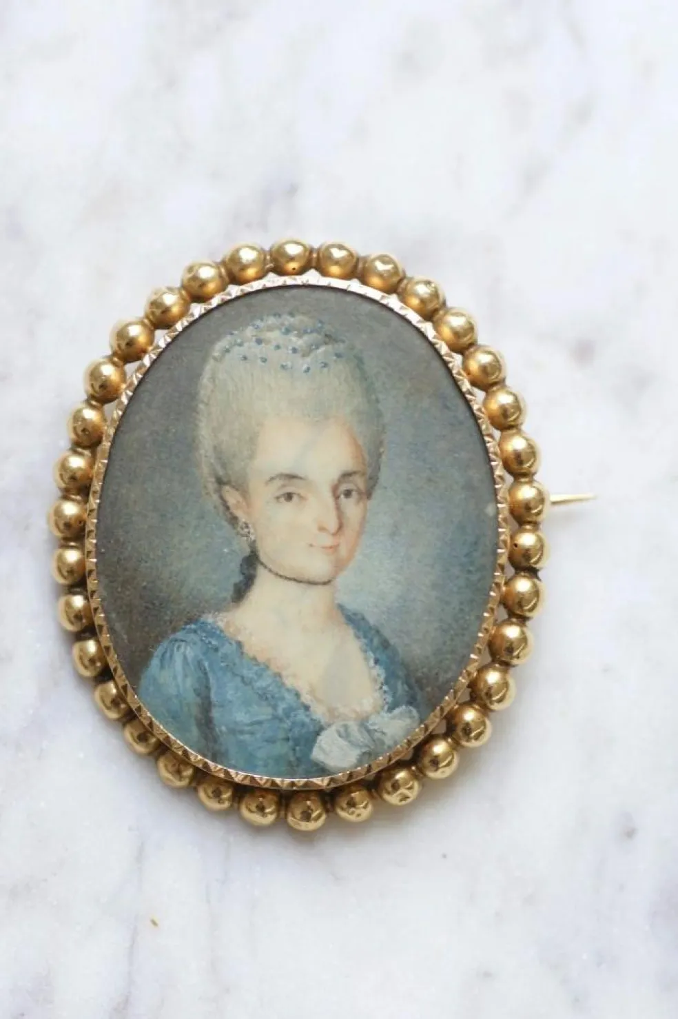 Broche ancienne en or et portrait miniature