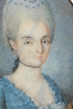 Broche ancienne en or et portrait miniature
