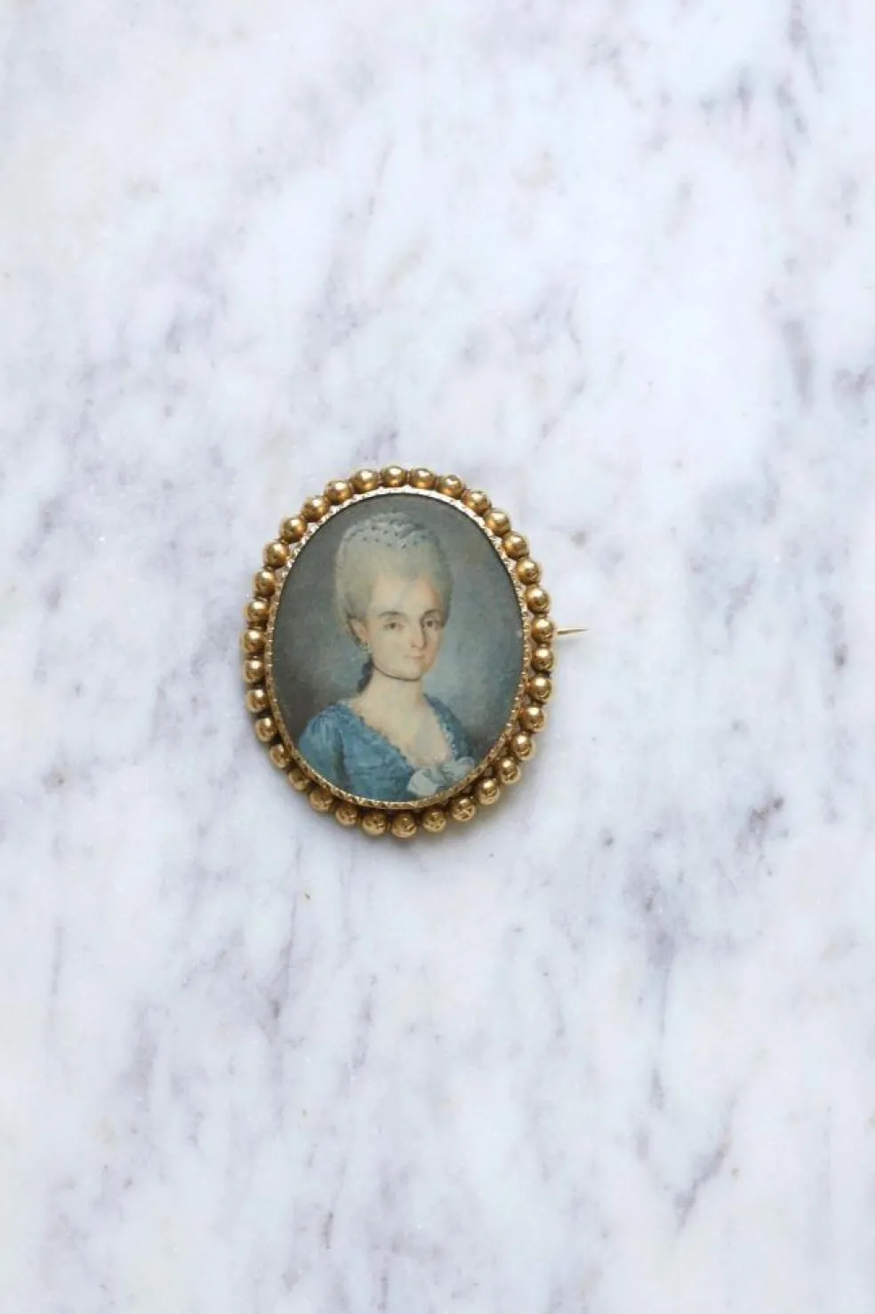 Broche ancienne en or et portrait miniature