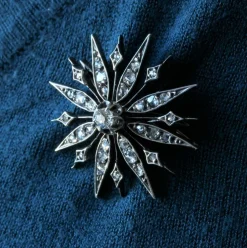 Broche ancienne flocon diamants