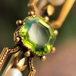 Broche ancienne Péridot Perles fines