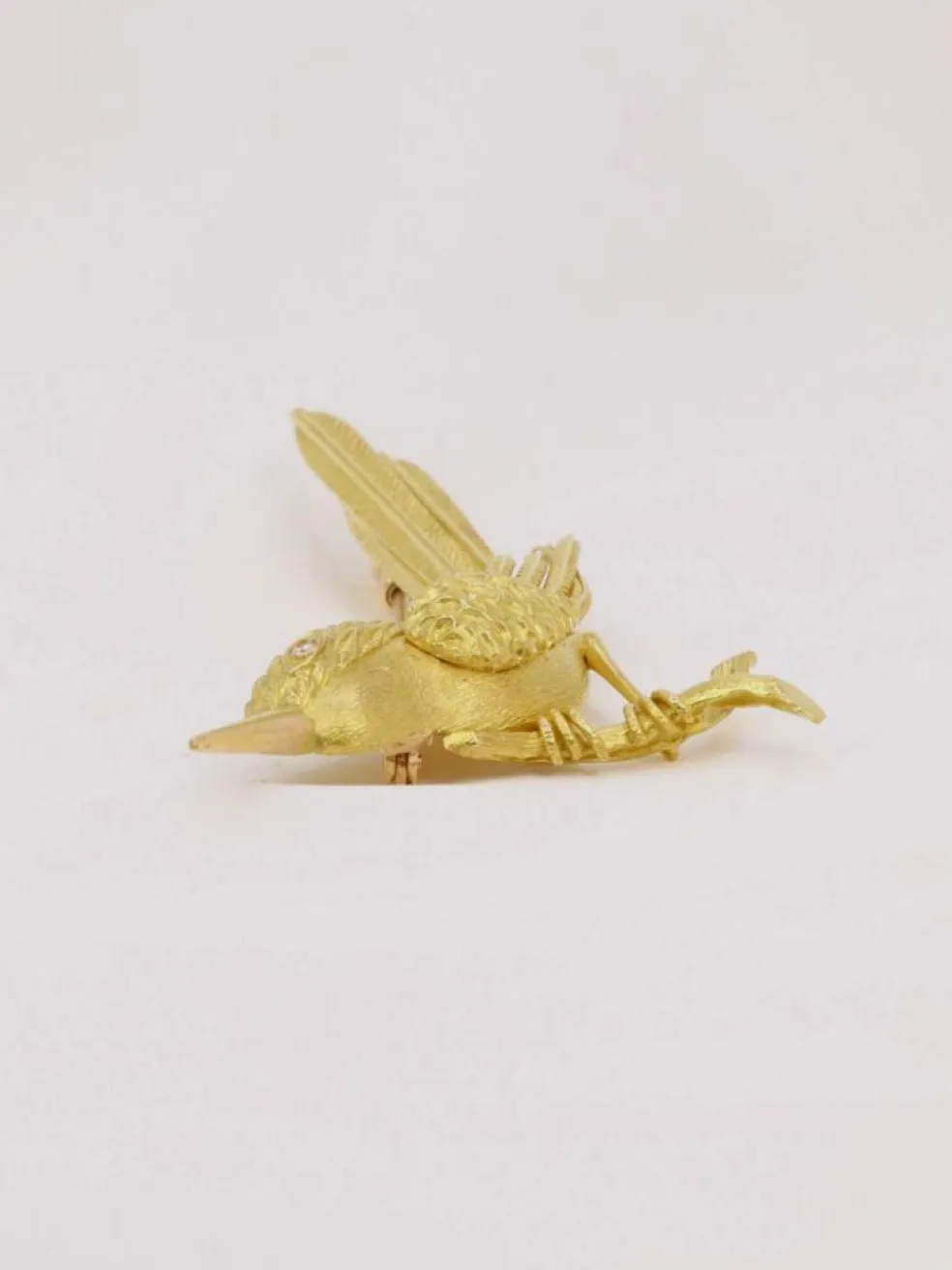 Broche animalière Oiseau or jaune diamant
