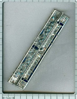 Broche Art Déco diamants et saphirs