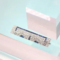 Broche Art Déco diamants et saphirs