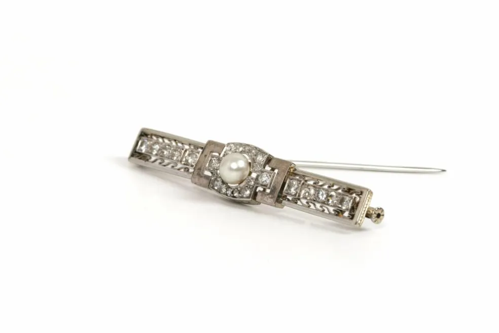Broche Art Déco en or blanc 18 carats sertie de diamants "taille" brillant (+-0.366ct)