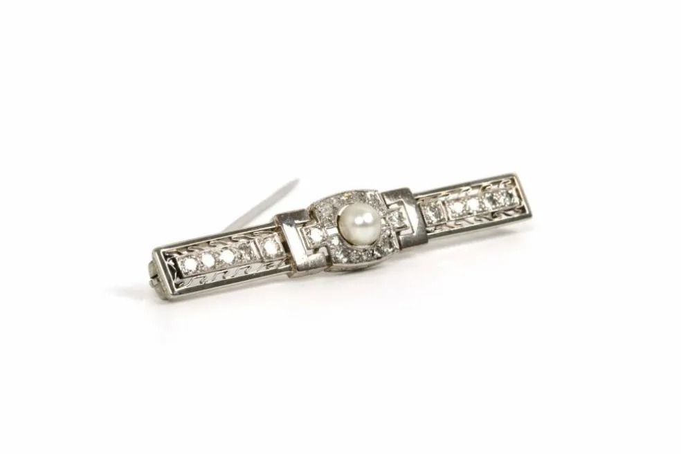 Broche Art Déco en or blanc 18 carats sertie de diamants "taille" brillant (+-0.366ct)