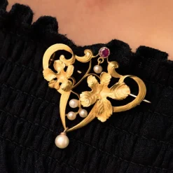 Broche art nouveau rubis perles